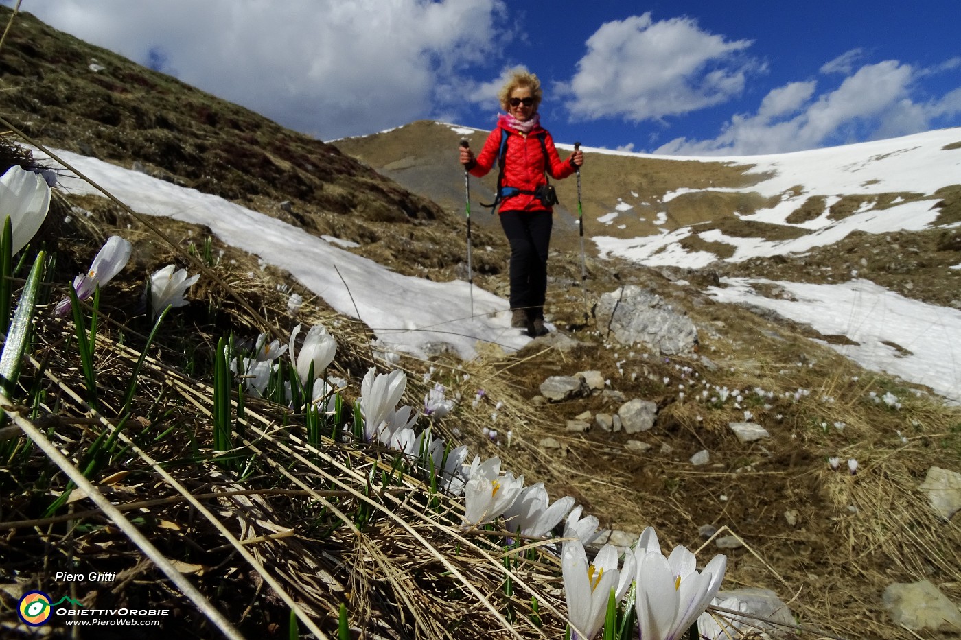 88 Scendendo dal Passo degli Omini sul 314 per Baite Moschel.JPG